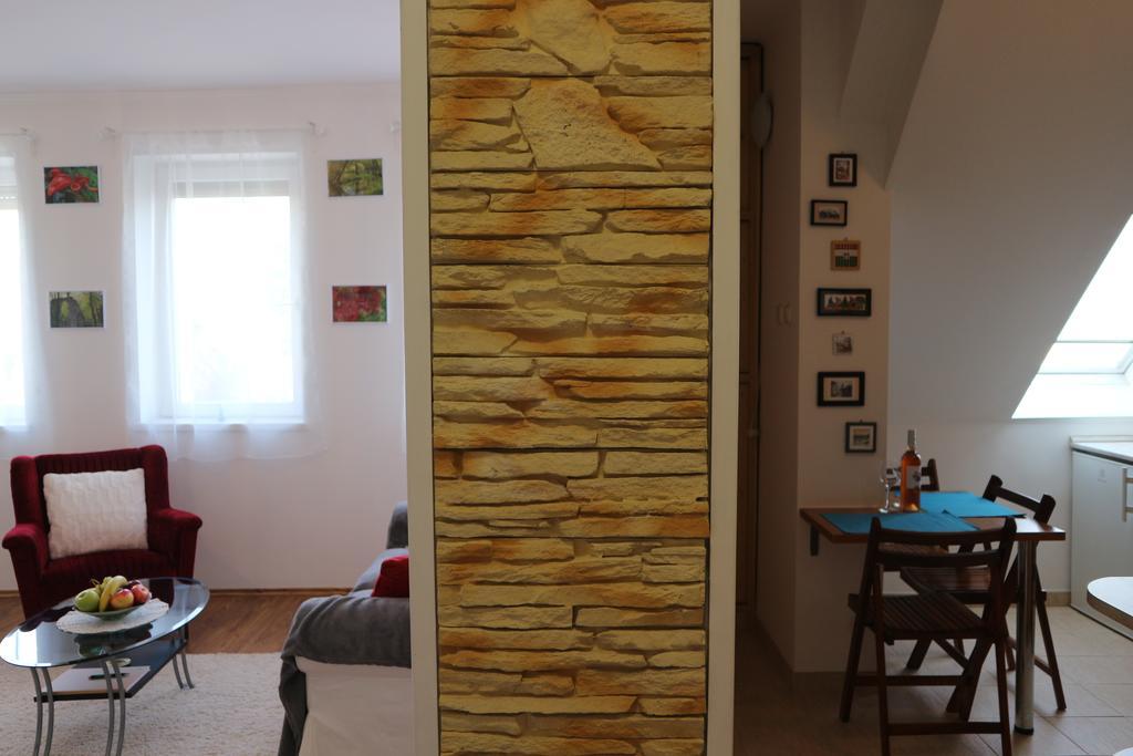Eger Apartman ภายนอก รูปภาพ